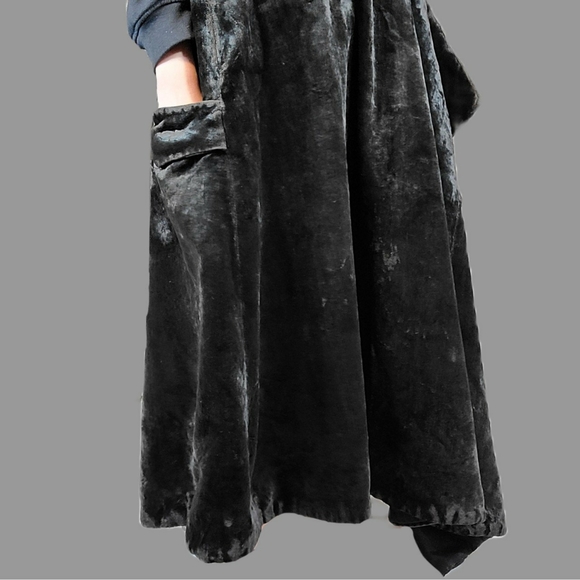 Antique Victorian black fur carraige lap blanket. - Picture 3 of 4